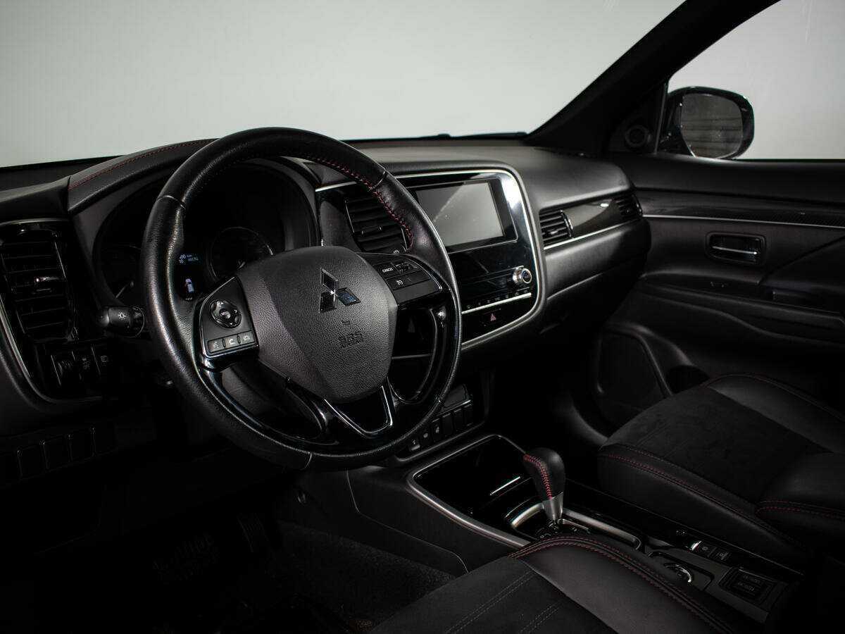 Mitsubishi Outlander 2021 года с пробегом. Фото: #10