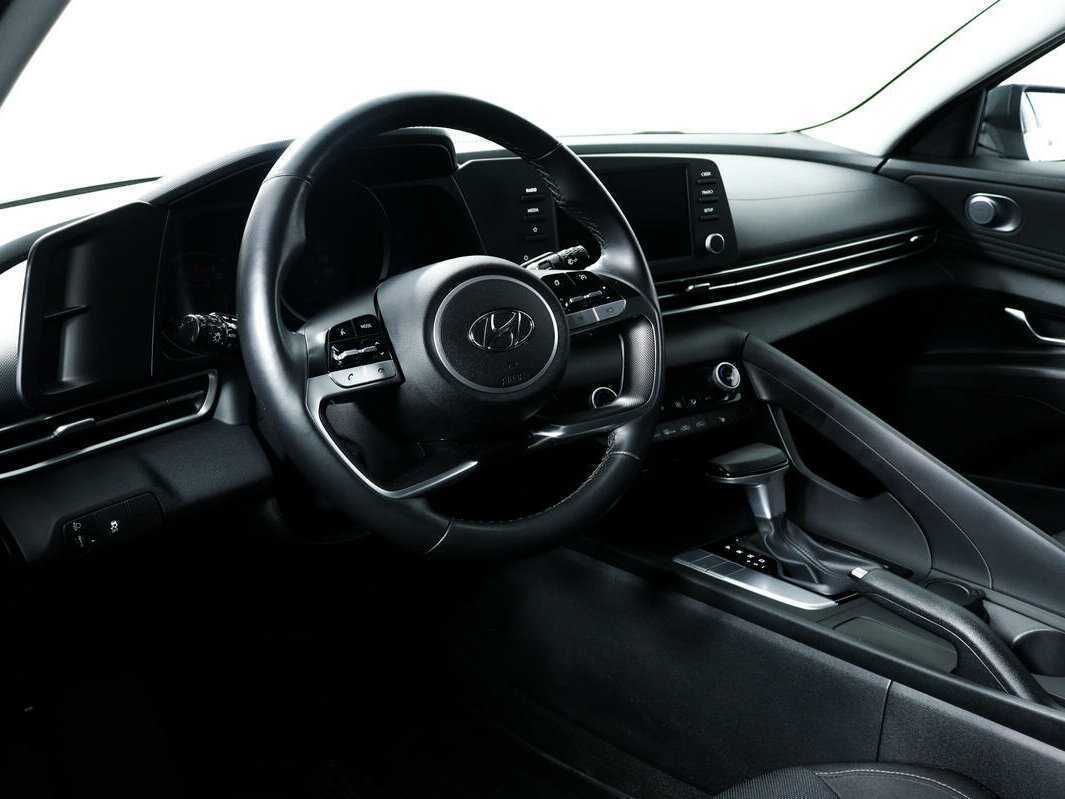 Hyundai Elantra 2021 года с пробегом. Фото: #11