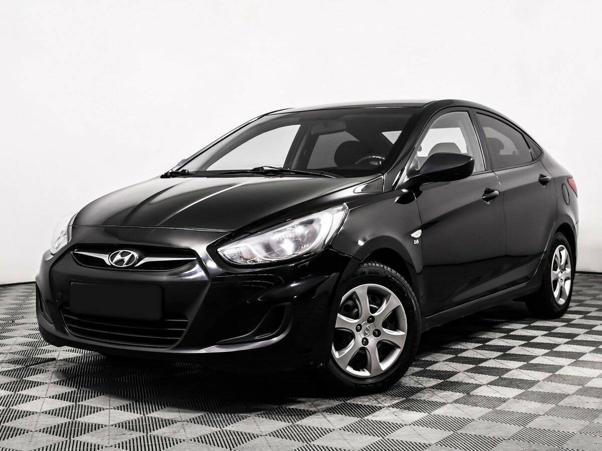 Hyundai Solaris 2012 года с пробегом. Посмотреть фото