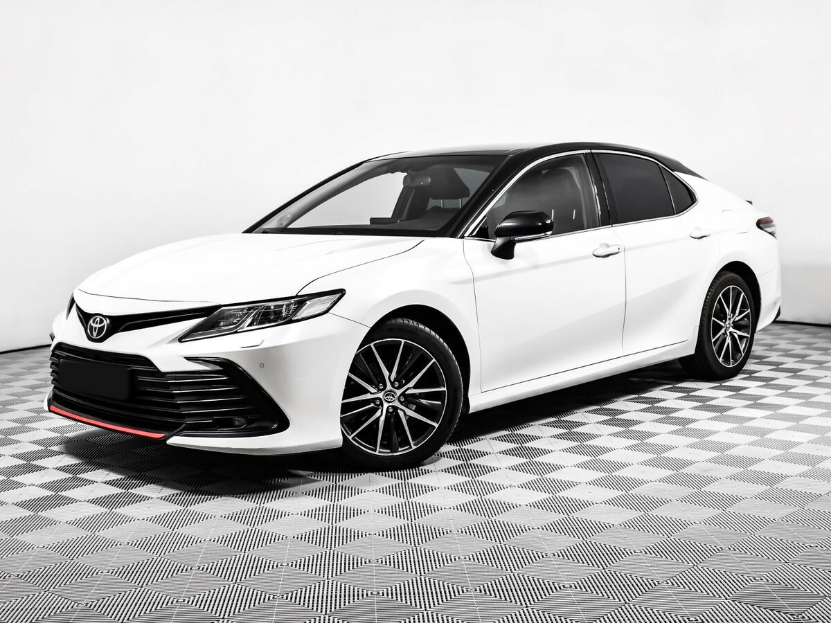 Toyota Camry 2021 года с пробегом. Посмотреть фото