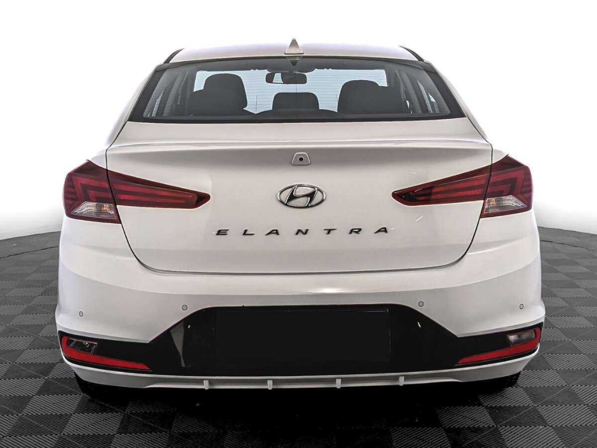 Hyundai Elantra 2020 года с пробегом. Фото: #5