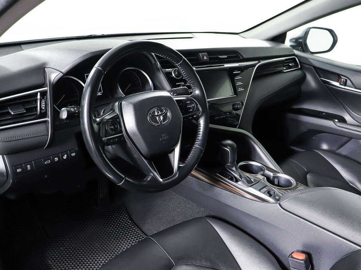 Toyota Camry 2018 года с пробегом. Фото: #12
