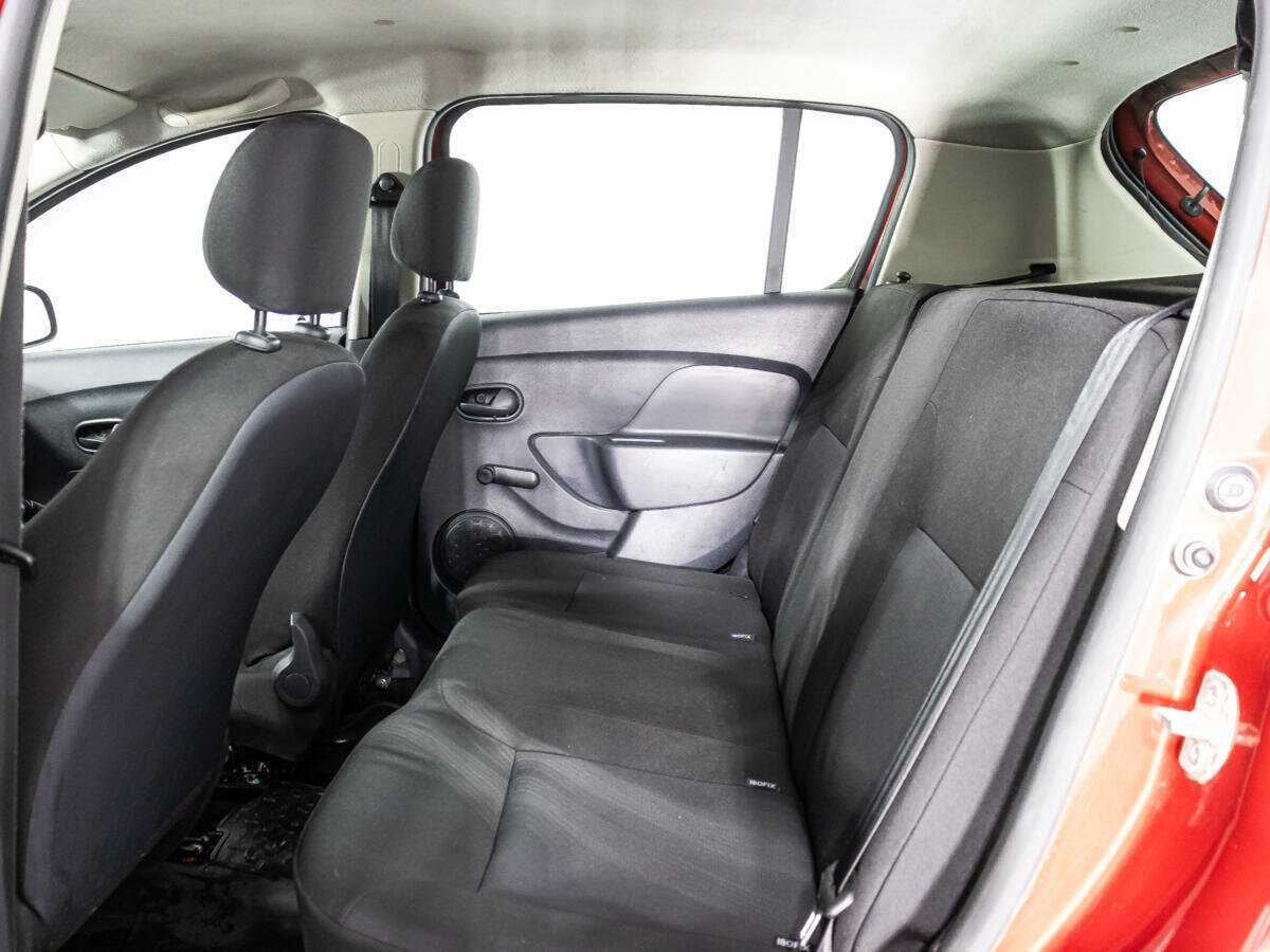 Renault Sandero 2015 года с пробегом. Фото: #9