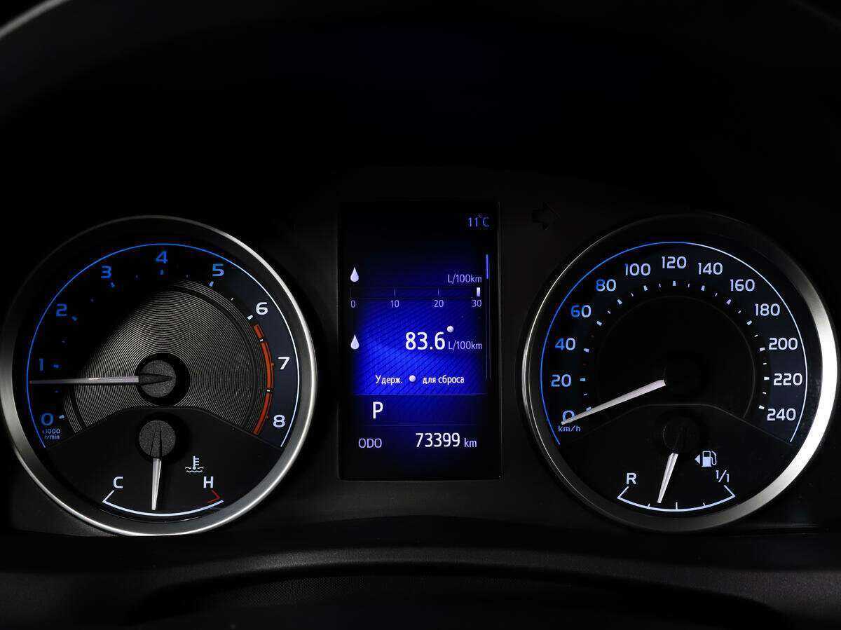 Toyota Corolla 2018 года с пробегом. Фото: #18