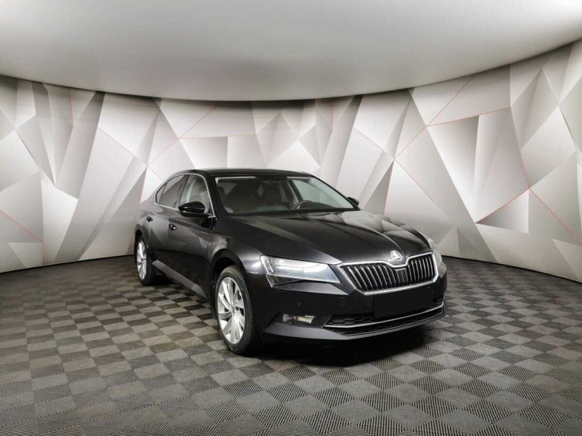 Skoda Superb 2017 года с пробегом. Фото: #2