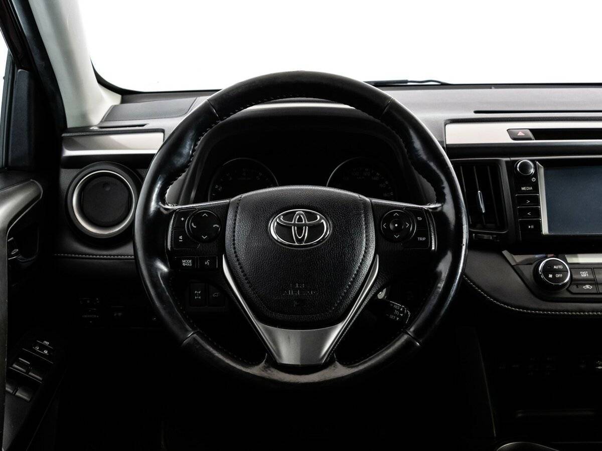 Toyota RAV4 2017 года с пробегом. Фото: #9
