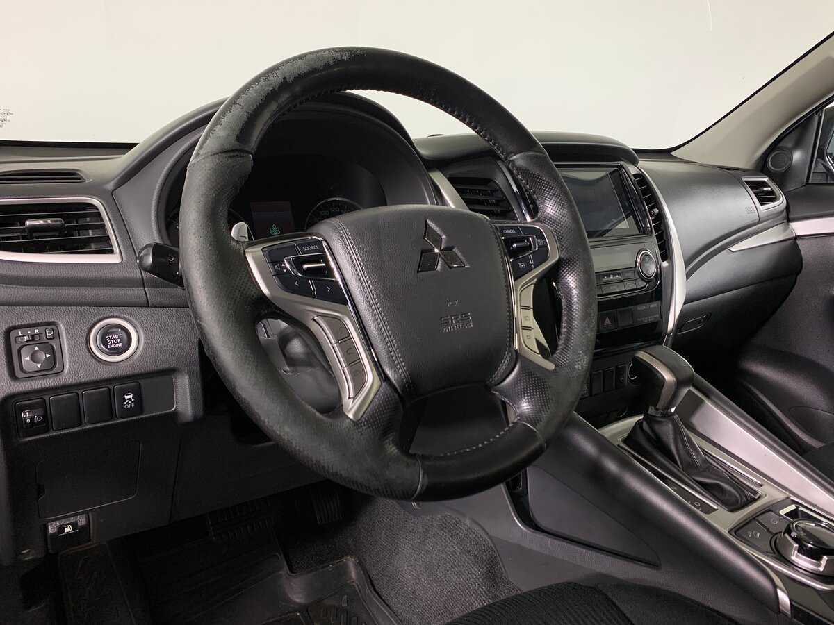 Mitsubishi Pajero Sport 2018 года с пробегом. Фото: #11