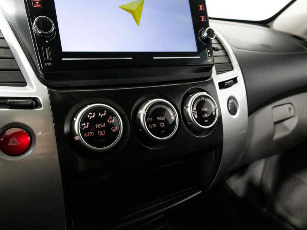 Mitsubishi Pajero Sport 2014 года с пробегом. Фото: #15