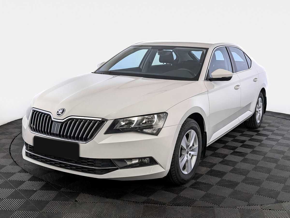 Skoda Superb 2017 года с пробегом. Посмотреть фото