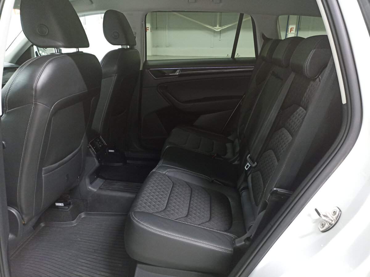 Skoda Kodiaq 2021 года с пробегом. Фото: #11