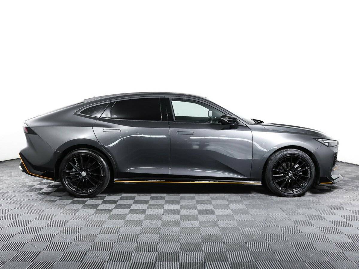 Changan UNI-V 2023 года с пробегом. Посмотреть фото