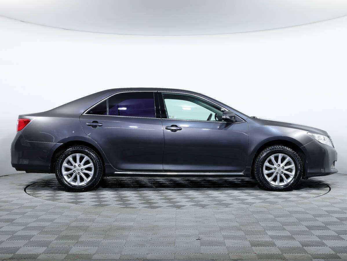 Toyota Camry 2013 года с пробегом. Фото: #2