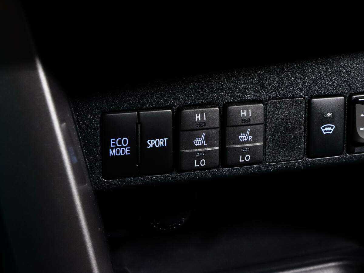 Toyota RAV4 2017 года с пробегом. Фото: #13