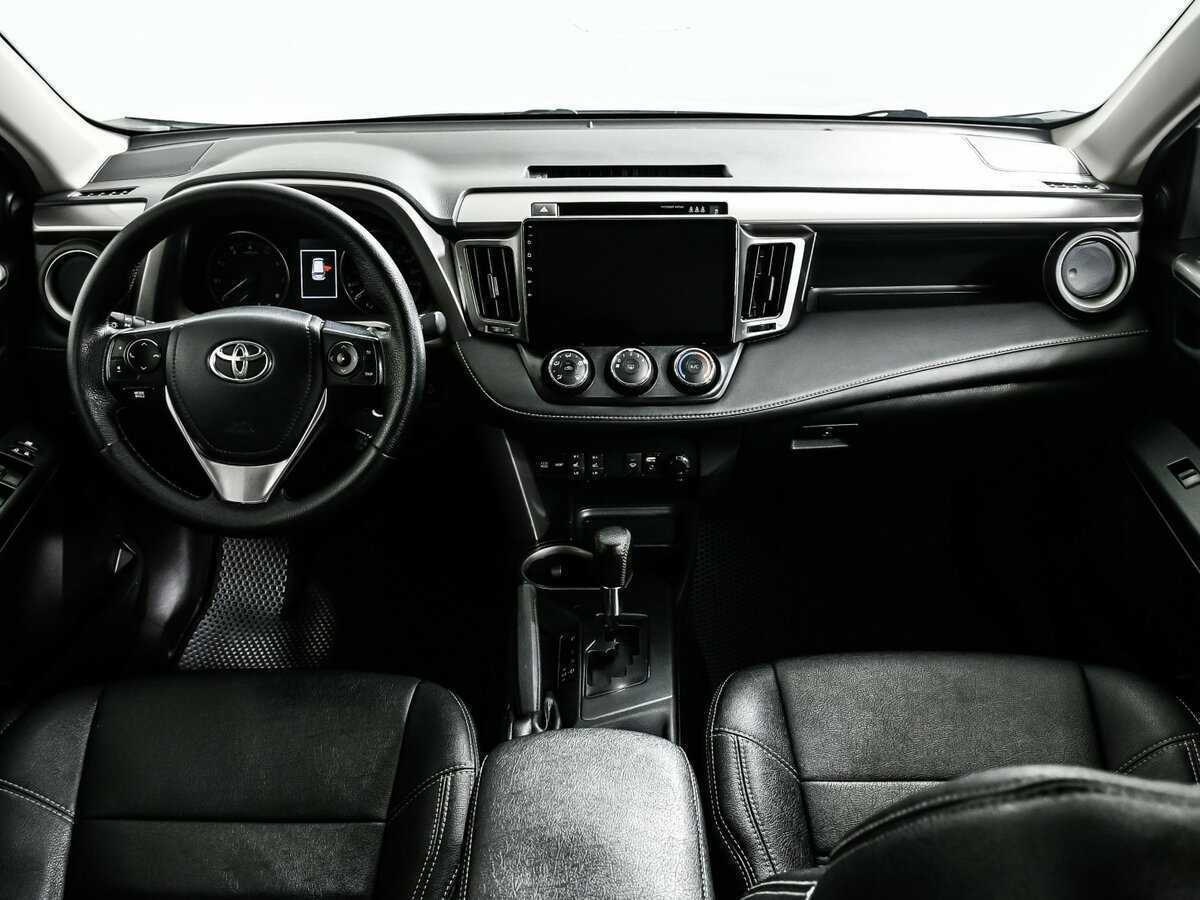 Toyota RAV4 2017 года с пробегом. Фото: #9