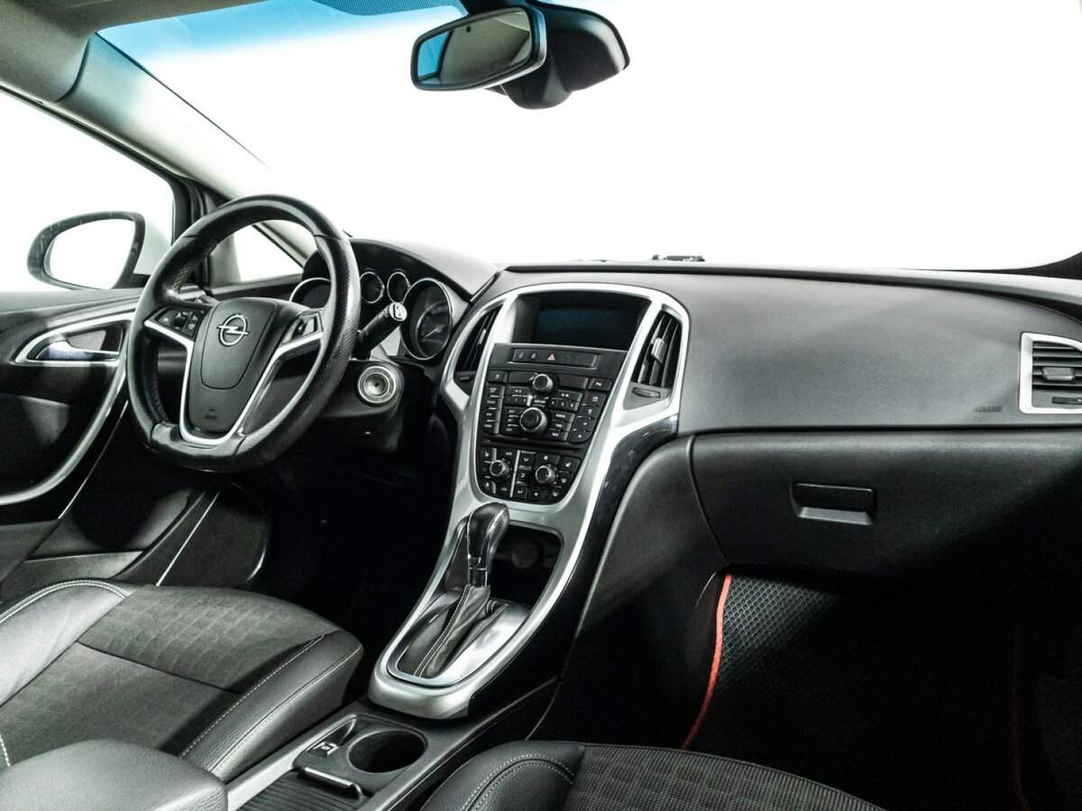 Opel Astra 2013 года с пробегом. Фото: #8