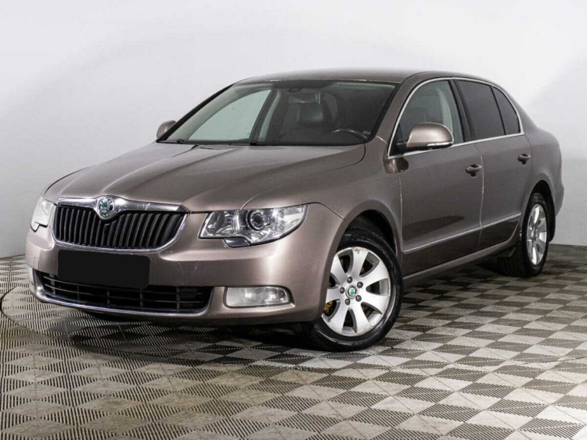 Skoda Superb 2012 года с пробегом. Посмотреть фото