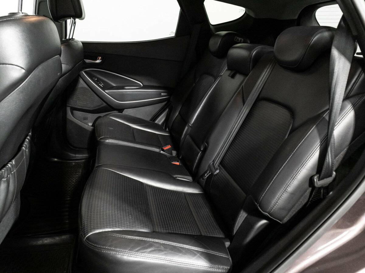 Hyundai Santa Fe 2012 года с пробегом. Фото: #9