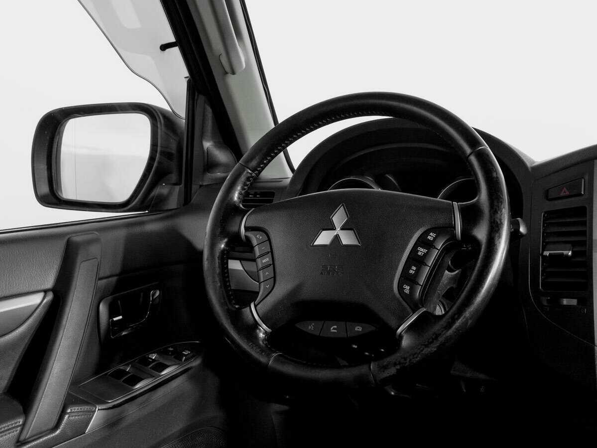 Mitsubishi Pajero 2014 года с пробегом. Фото: #14