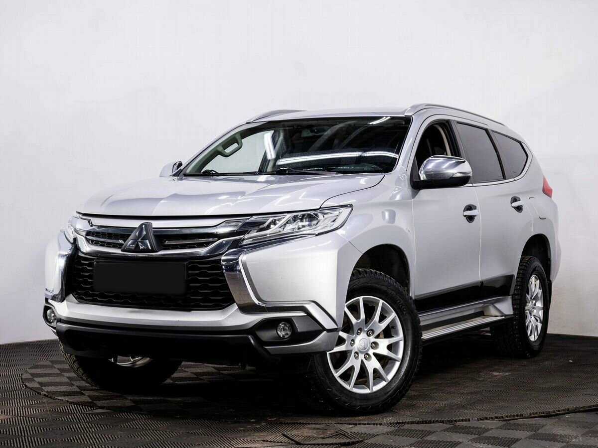 Mitsubishi Pajero Sport 2017 года с пробегом. Посмотреть фото