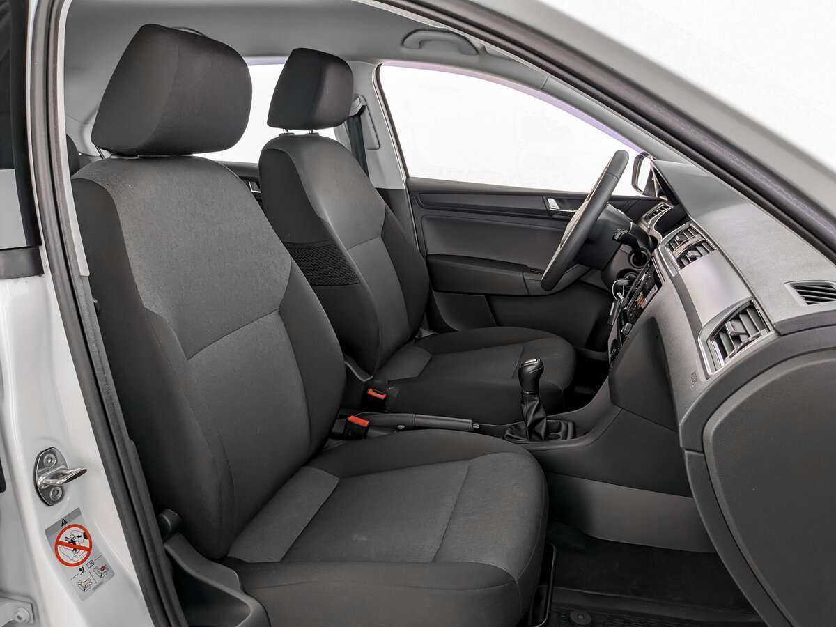 Skoda Rapid 2017 года с пробегом. Фото: #18