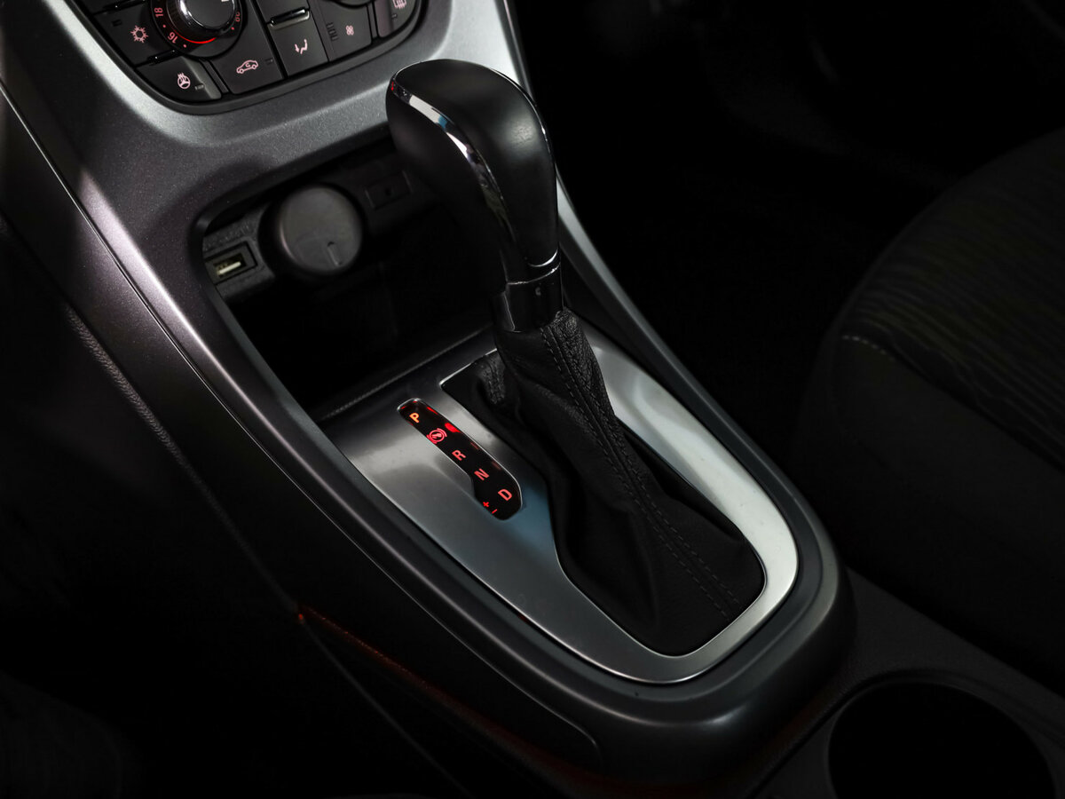 Opel Astra 2014 года с пробегом. Фото: #15