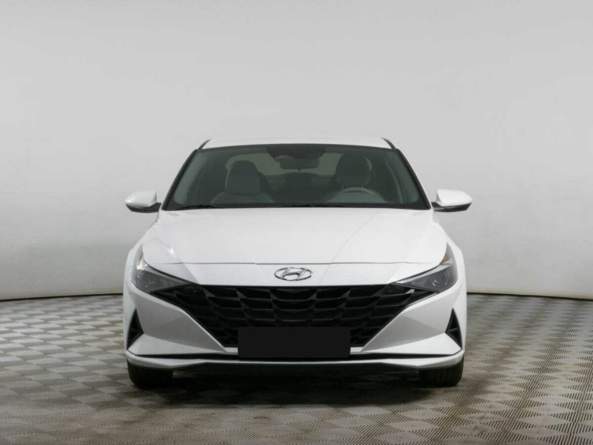 Hyundai Elantra 2021 года с пробегом. Фото: #1