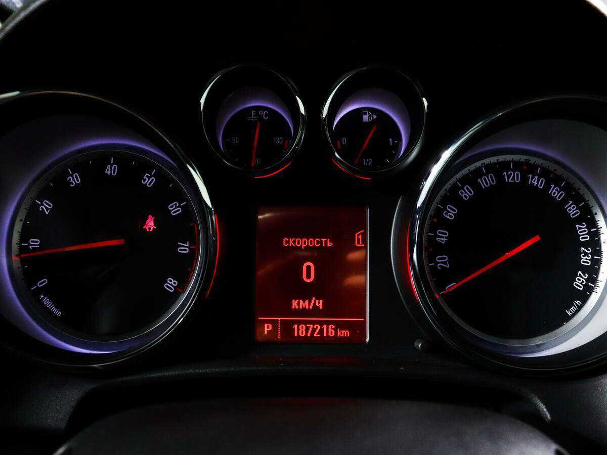 Opel Astra 2013 года с пробегом. Фото: #10