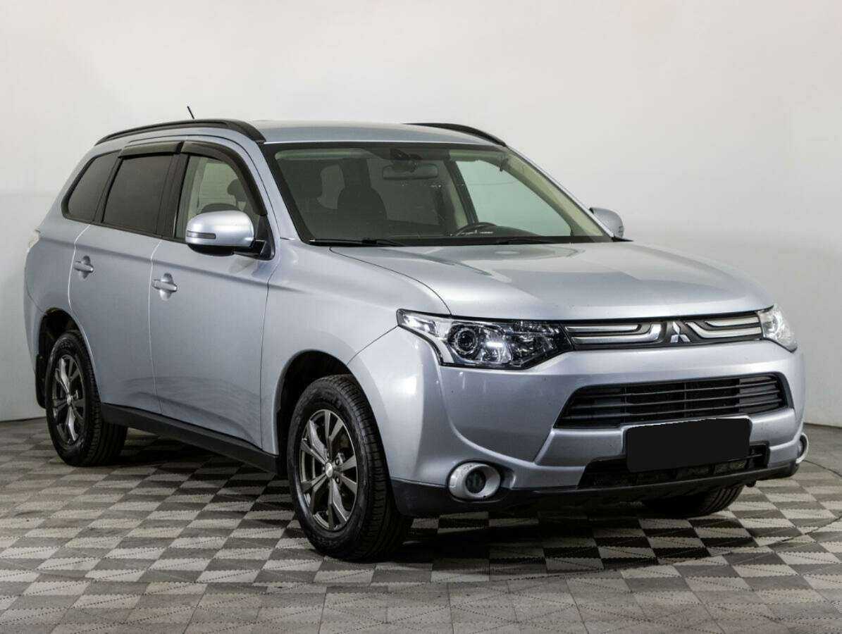 Mitsubishi Outlander 2012 года с пробегом. Фото: #2