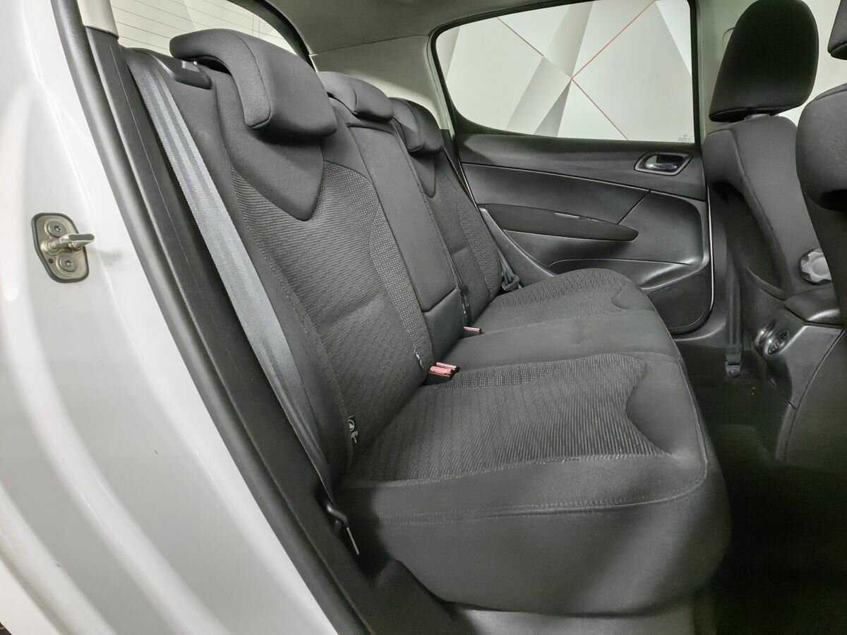 Peugeot 308 2012 года с пробегом. Фото: #10