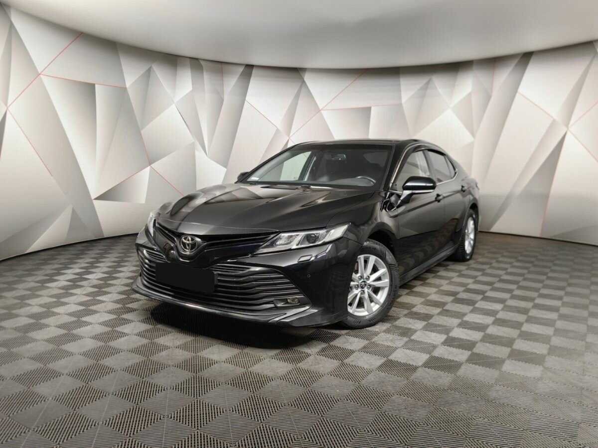 Toyota Camry 2019 года с пробегом. Посмотреть фото