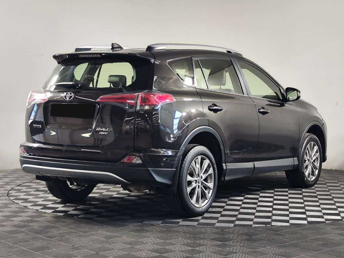 Toyota RAV4 2015 года с пробегом. Фото: #2