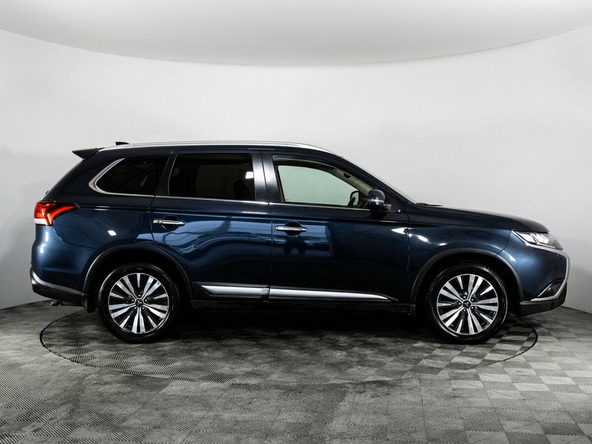 Mitsubishi Outlander 2020 года с пробегом. Фото: #3