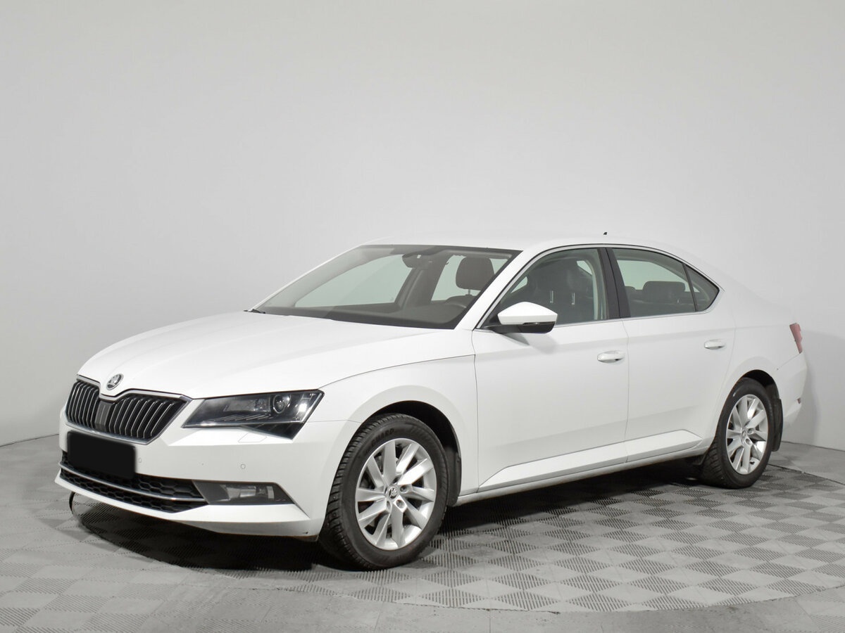 Skoda Superb 2018 года с пробегом. Посмотреть фото