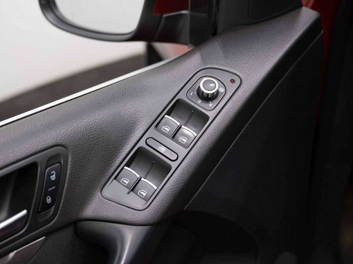 Volkswagen Tiguan 2012 года с пробегом. Фото: #14
