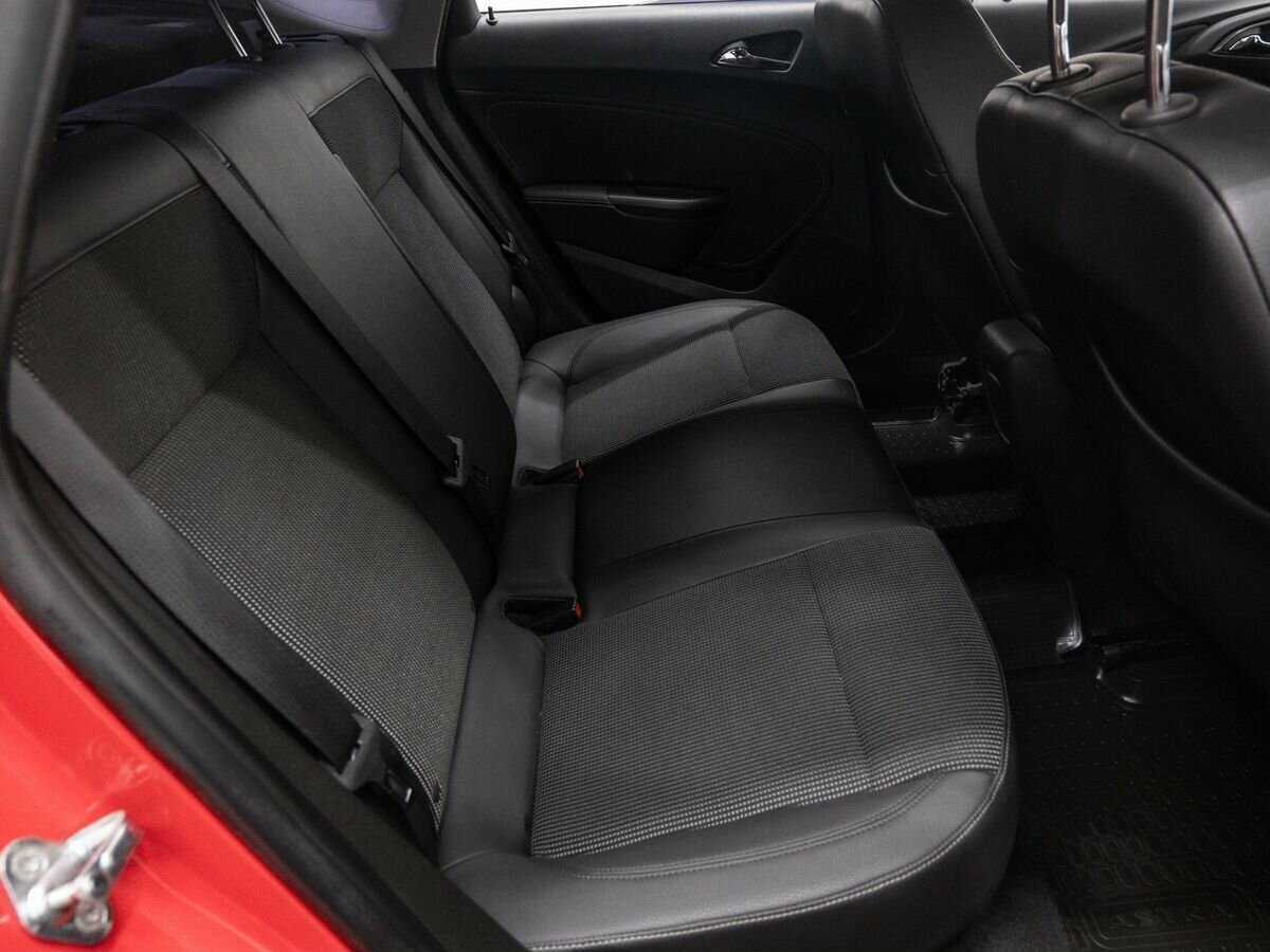 Opel Astra 2013 года с пробегом. Фото: #8