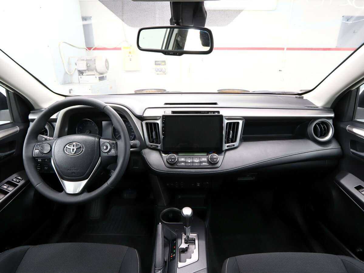 Toyota RAV4 2017 года с пробегом. Фото: #9