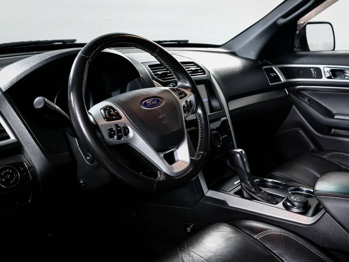 Ford Explorer 2013 года с пробегом. Фото: #12