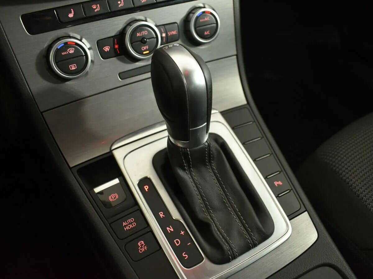 Volkswagen Passat 2014 года с пробегом. Фото: #16