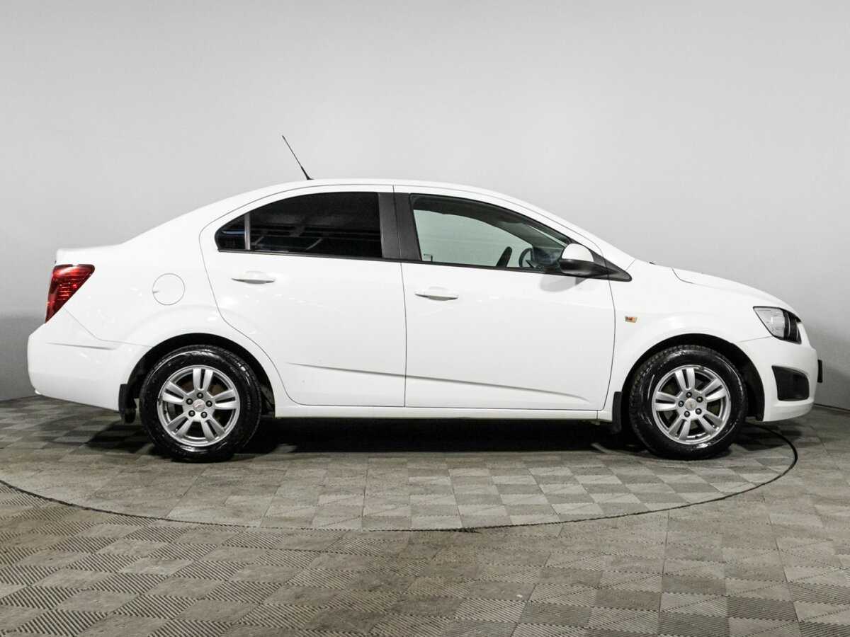 Chevrolet Aveo 2015 года с пробегом. Фото: #3