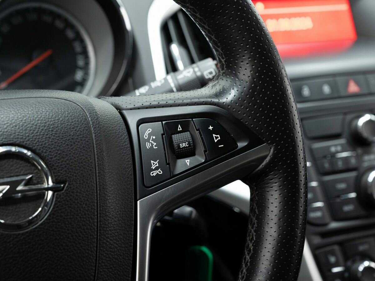Opel Astra 2013 года с пробегом. Фото: #13
