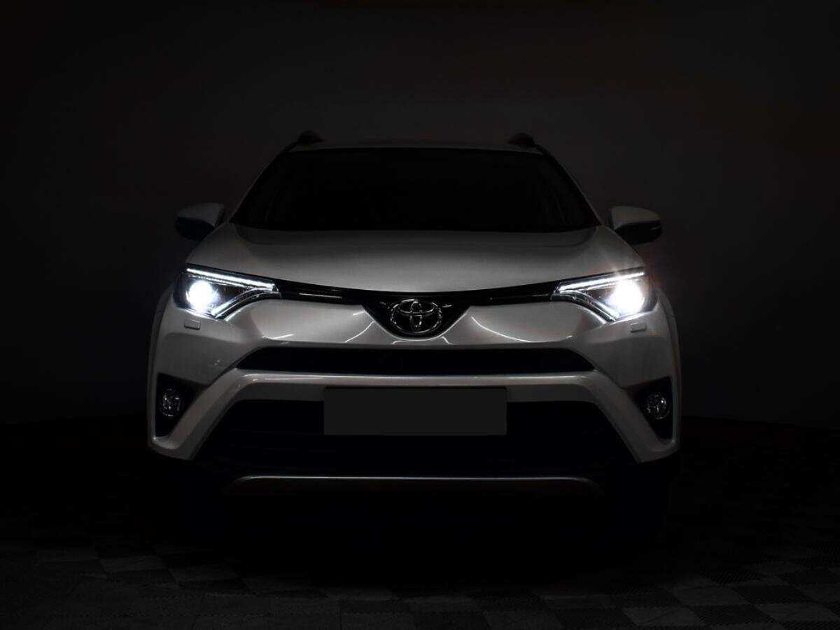 Toyota RAV4 2018 года с пробегом. Фото: #3