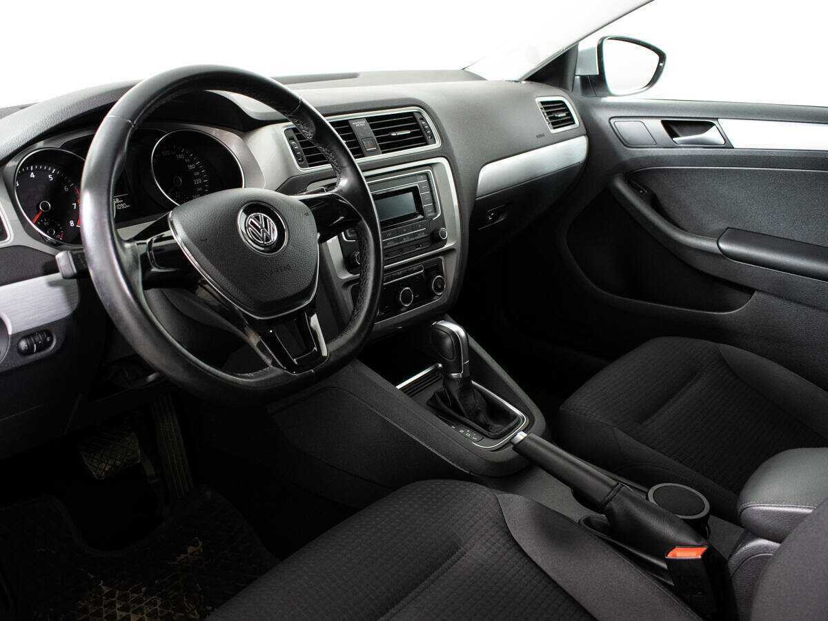 Volkswagen Jetta 2018 года с пробегом. Фото: #12
