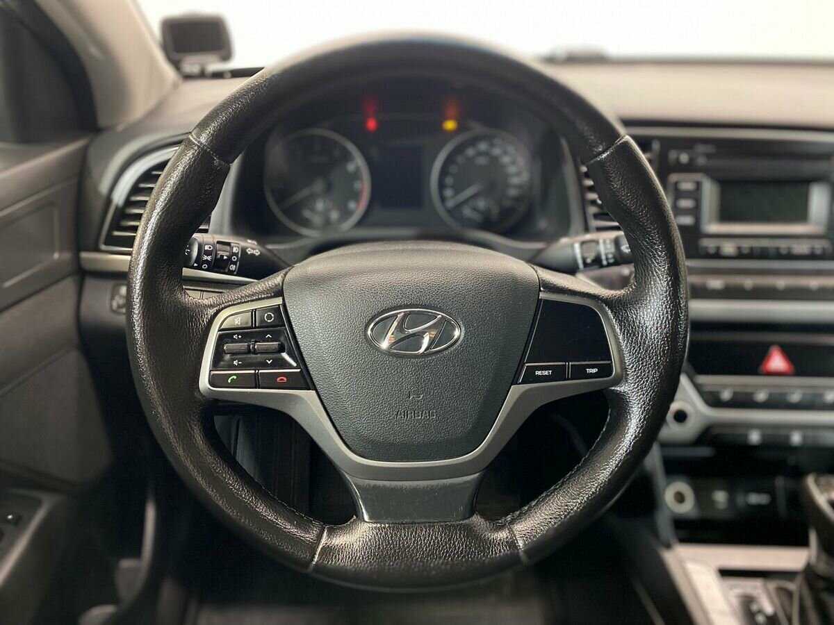 Hyundai Elantra 2017 года с пробегом. Фото: #11