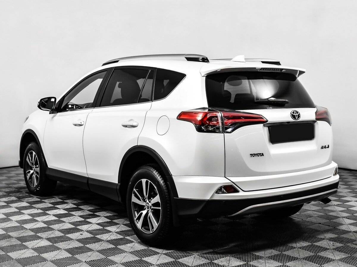 Toyota RAV4 2017 года с пробегом. Фото: #6