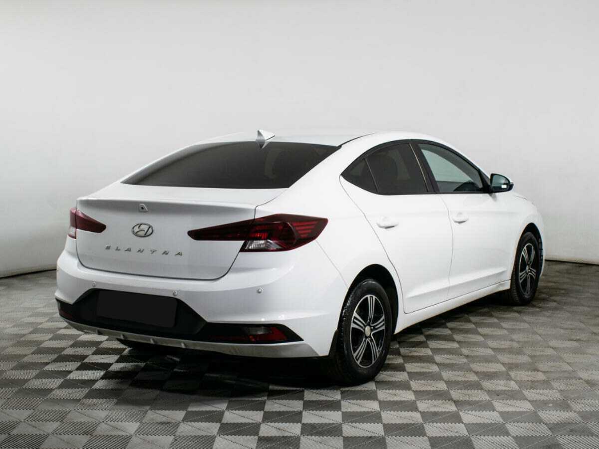 Hyundai Elantra 2019 года с пробегом. Фото: #4