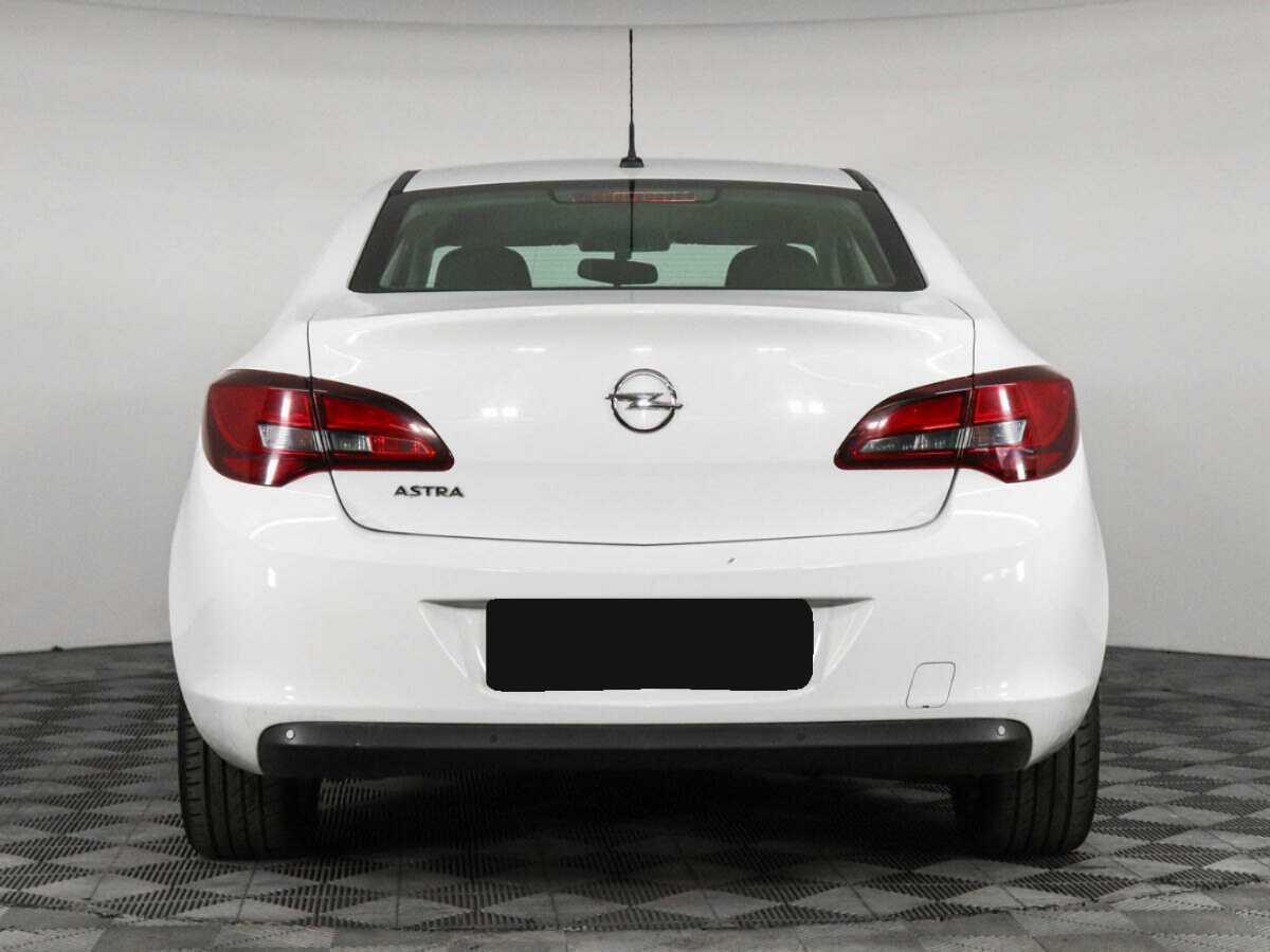 Opel Astra 2013 года с пробегом. Фото: #5