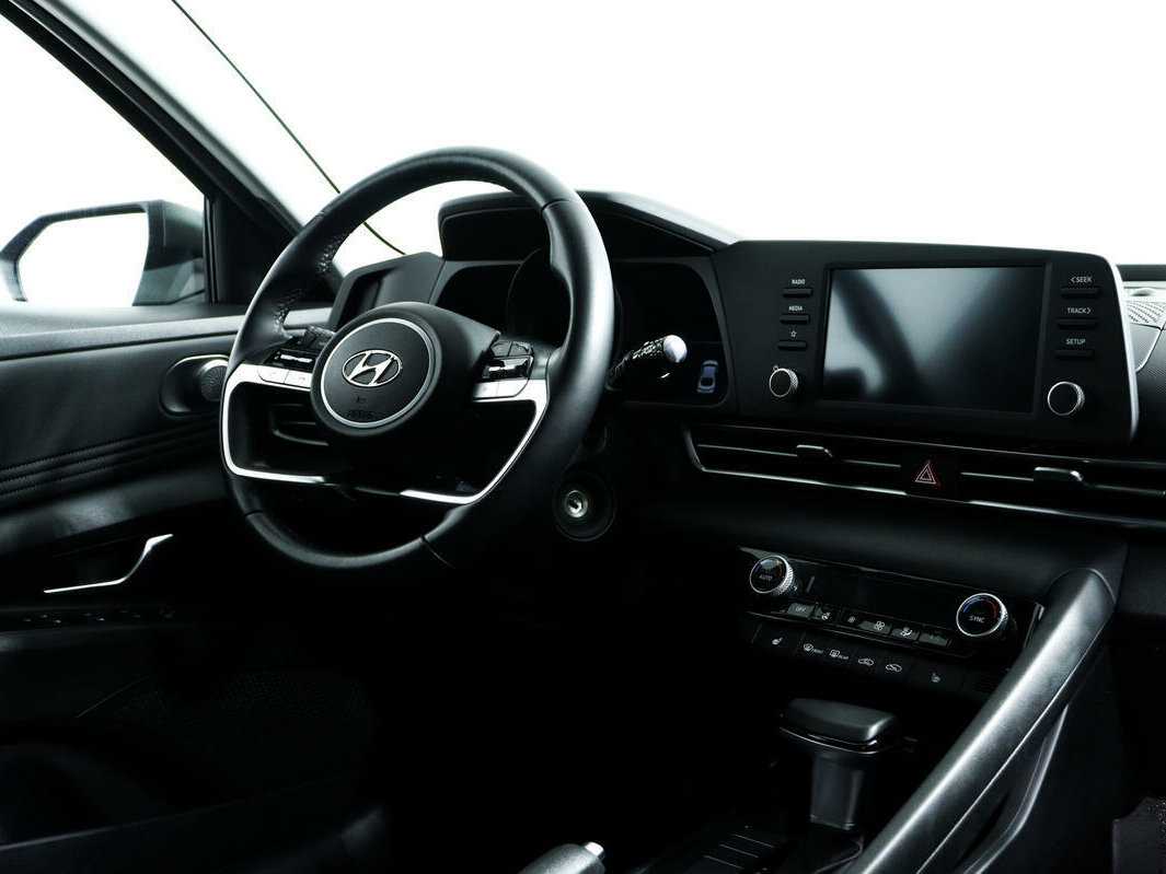 Hyundai Elantra 2021 года с пробегом. Фото: #8