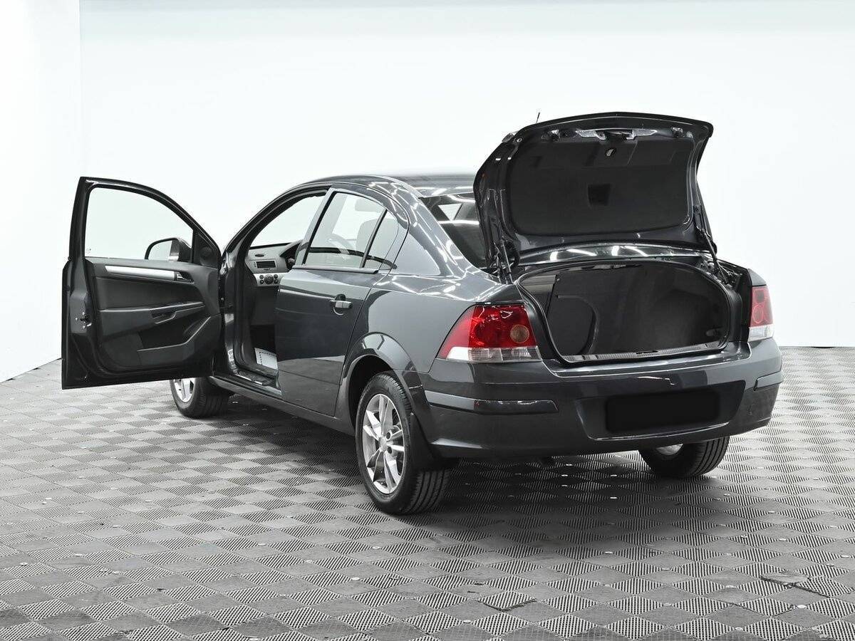 Opel Astra 2012 года с пробегом. Фото: #4