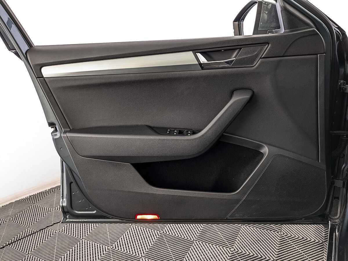 Skoda Superb 2018 года с пробегом. Фото: #17