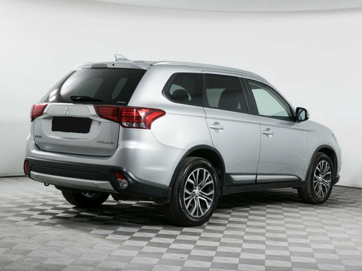 Mitsubishi Outlander 2017 года с пробегом. Фото: #3